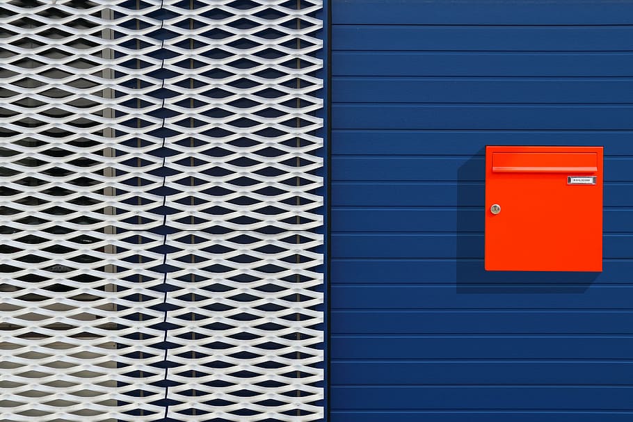 dinding-mount kotak merah, logam diperluas, kotak surat, bangunan, biru, arsitektur, rumah, struktur, fasad, fasad biru