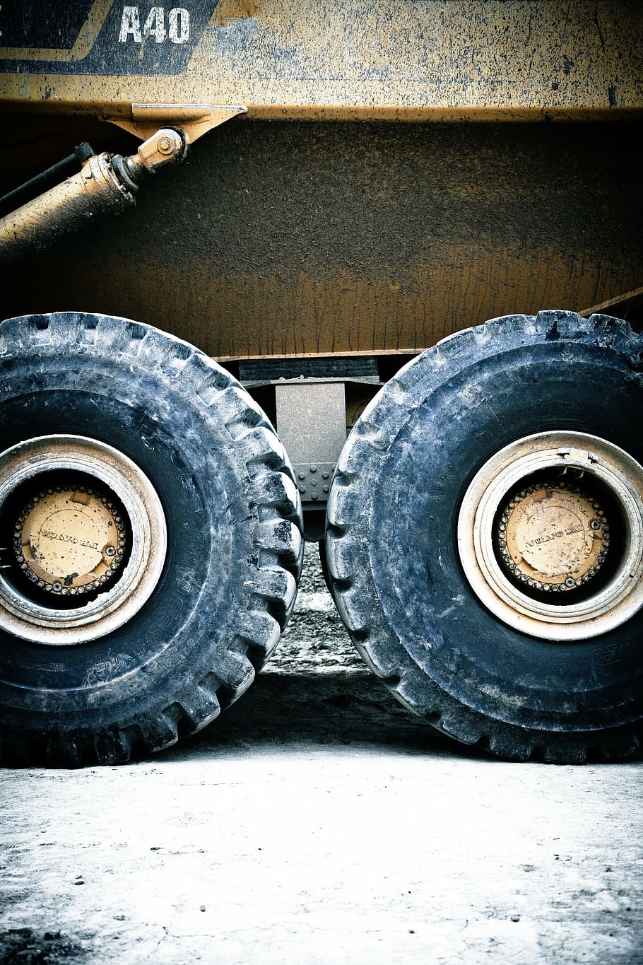 close-up photo, a40, 40 haul truck, monster truck, mine, removal, wheel loader, dump truck, large, enormous