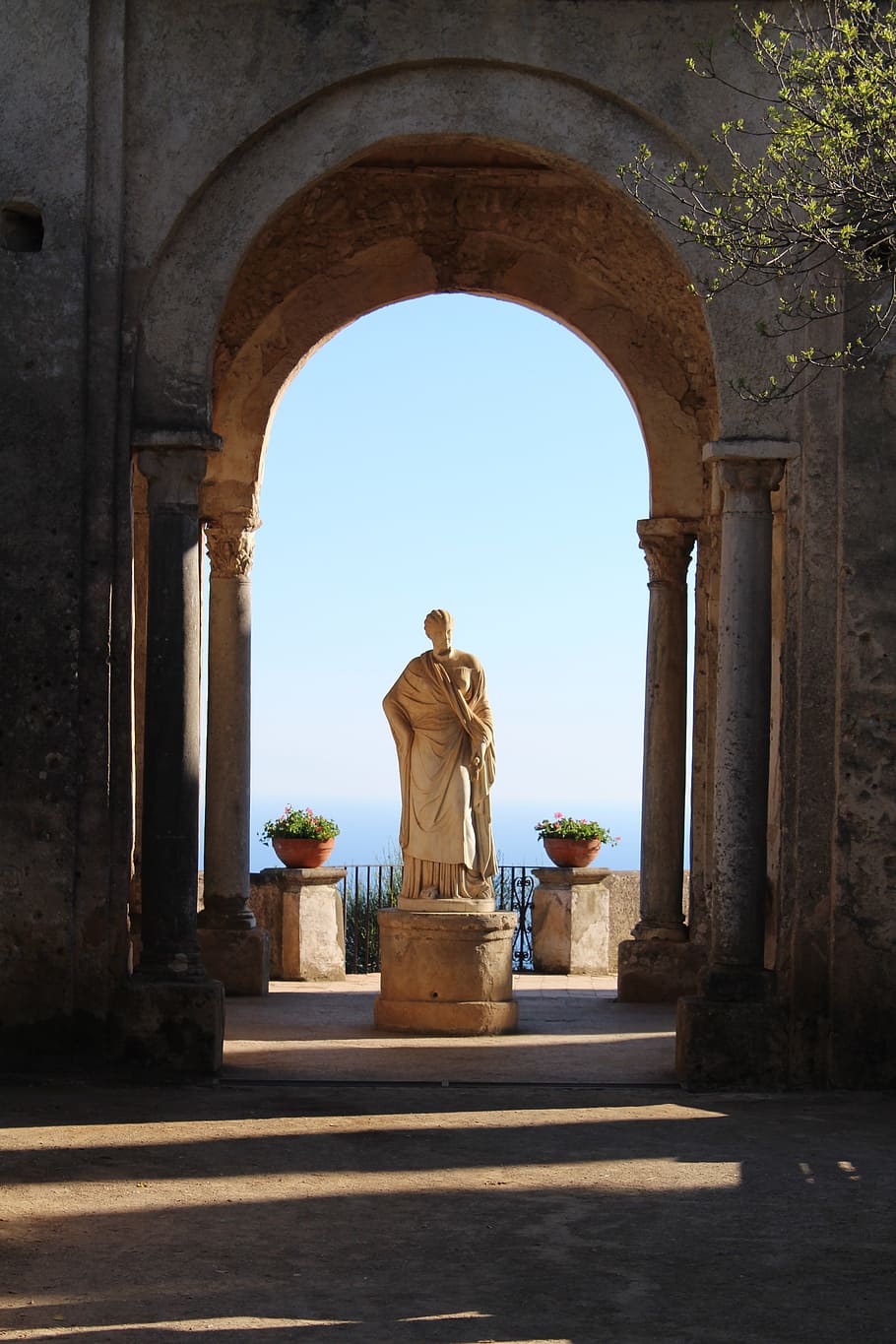 Ravello, Villa Cimbrone, Pantai Amalfi, patung, agama, lengkungan, panjang penuh, kolom arsitektur, arsitektur, seni dan kerajinan
