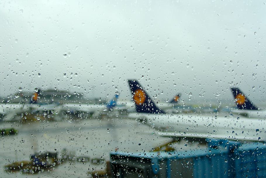 orvalho da água, vidro, avião, visualização, convés, aeroporto, chuva, adeus, triste, distante