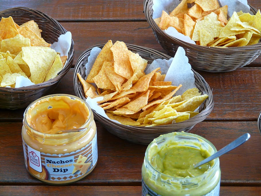 cornmeal salzgebäck, Tortilla Chip, Cornmeal, salty snack, potato chips, tortilla, triangular, deep fried, dip, sauce