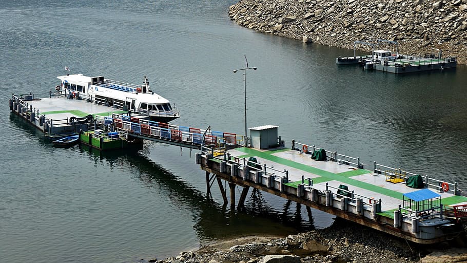 Muelle, embarcación de recreo, lago Chungju, turismo, agua, embarcación náutica, frente al mar, día, vista de ángulo alto, río