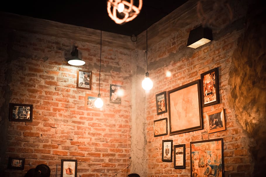 pared de la esquina, lámparas antiguas, amarillo, pintura, pinturas antiguas, café, café antiguo, retro, triste, fondo