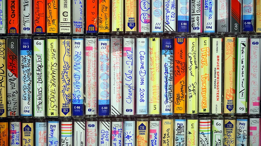 Surtido de libros, cassette, cinta, música, vintage, 1980, 70, alta fidelidad, magnético, en blanco