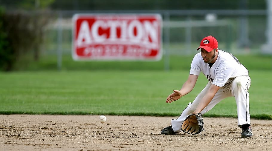 baseball, fielder, player, ball, sport, league, glove, inning, ballpark, action