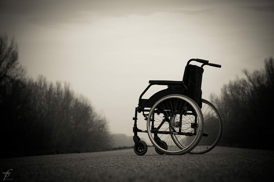 fotografia em escala de cinza, cadeira de rodas, estrada, escala de cinza, fotografia, na estrada, solitário, físico, hospital, terra