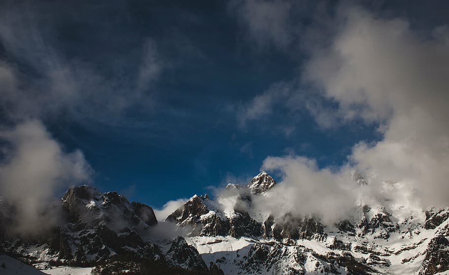 montanha, coberto, neve, Visão, topo, revestido, branco, vale, nuvens, azul