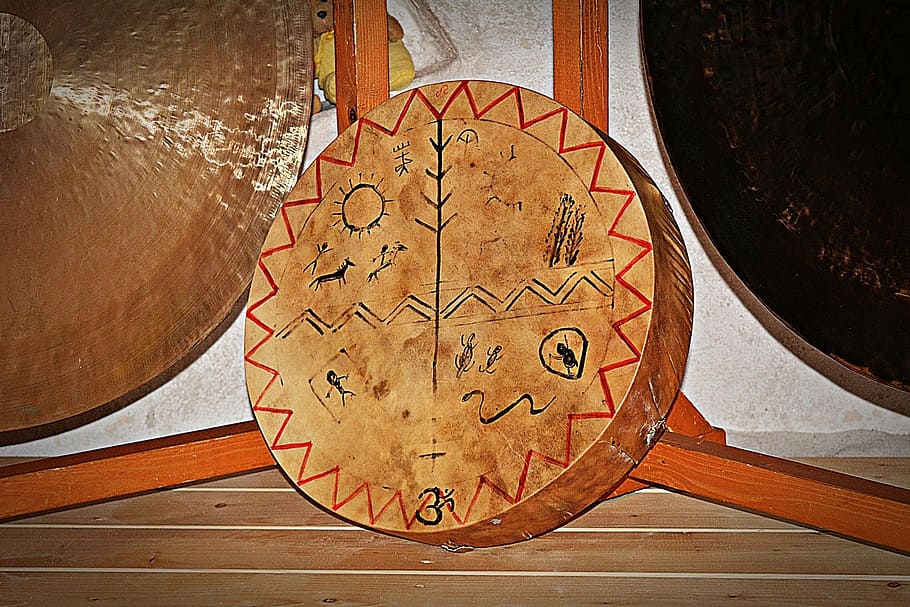 gong, tibetan gong, sound bowl, vibration, meditation, number, text, wood - material, indoors, table