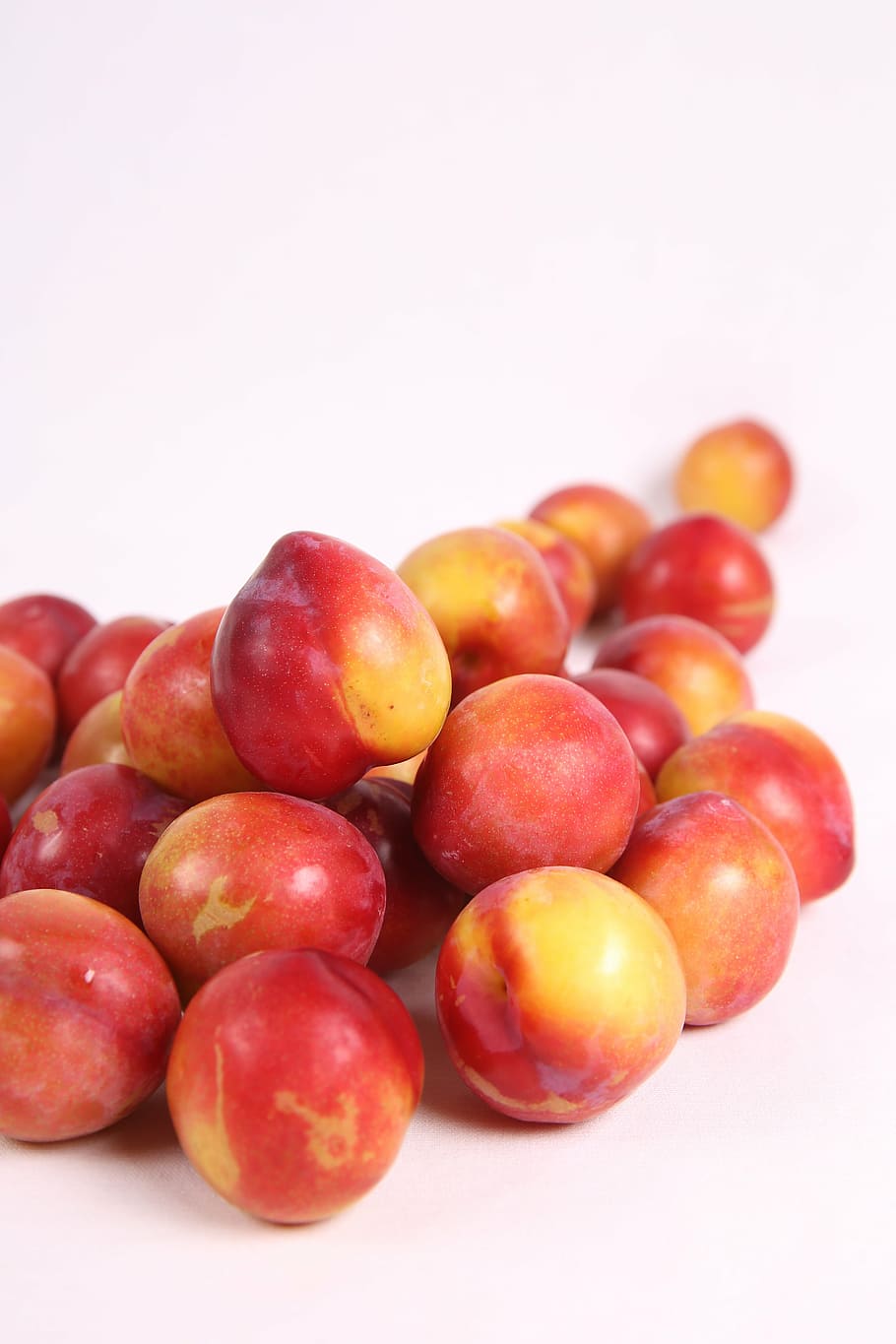 plum, fruit, summer, republic of korea, hat plum, market, apricot, food, food and drink, white background