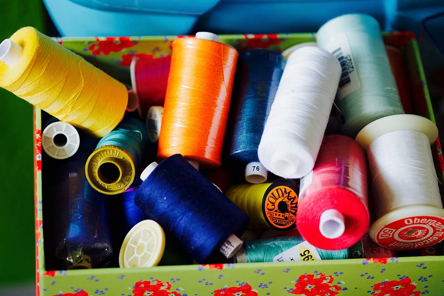 hilo de coser, coser, hobby, hilo, mercería, papel, mano de obra, enrollado, carrete de hilo, colorido