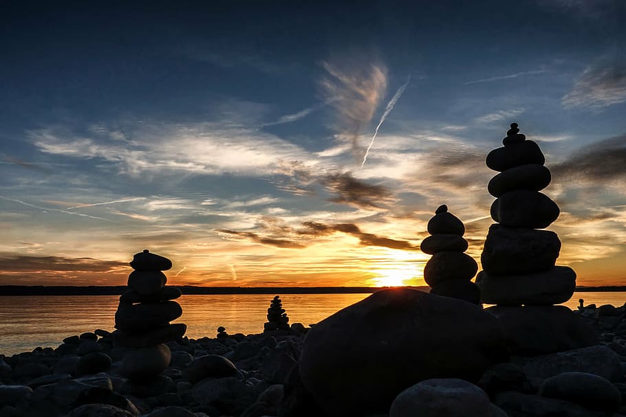 puesta de sol, piedras, piedras apiladas, pila de piedra, figuras, lago de constanza, cielo, nubes, abendstimmung, agua