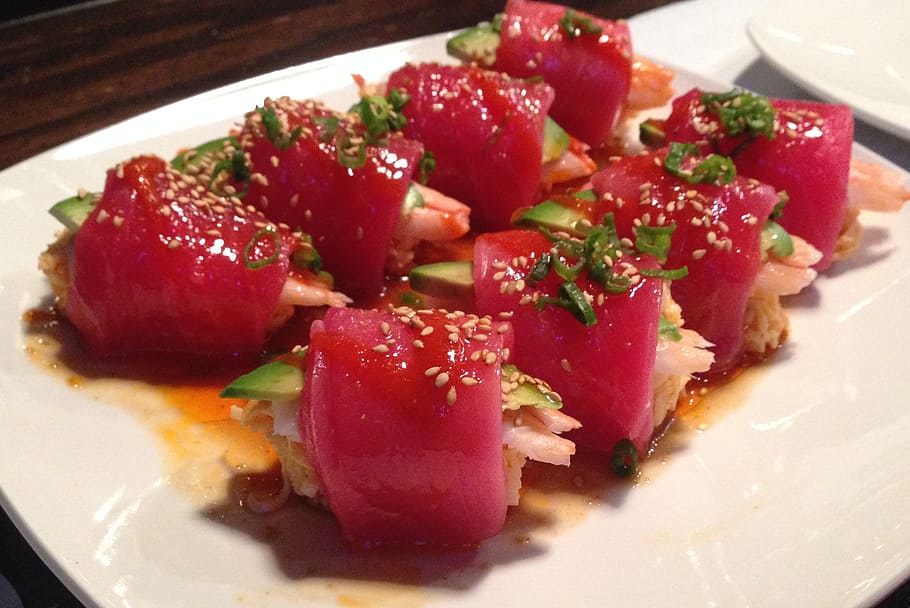 sushi no prato, atum, peixe, frutos do mar, japonês, comida, asiáticos, cru, fresco, saboroso