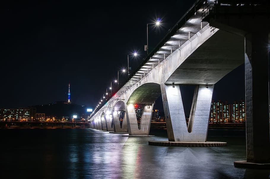 ponte de concreto cinza, ponte, Seul, rio, ponte grande, reflexão, luz, água, ponte - estrutura feita pelo homem, noite
