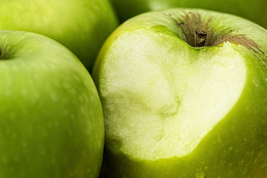 Fotografía macro, verde, manzanas, manzana, mordida, saludable, manzana verde, fruta, jugosa, fresca