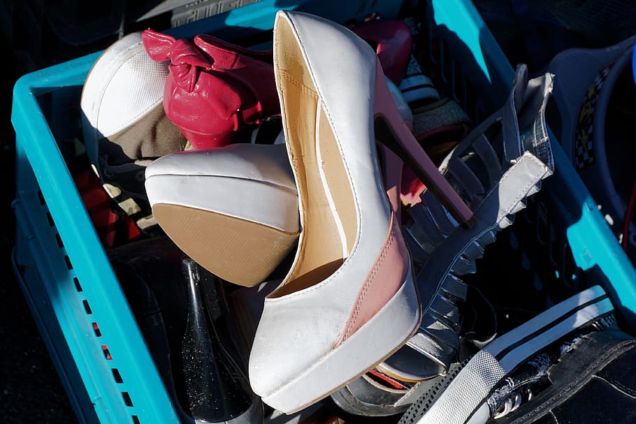 shoe, women's shoes, paragraph, high heels, fashion, sale, color, flea market, dealer, box