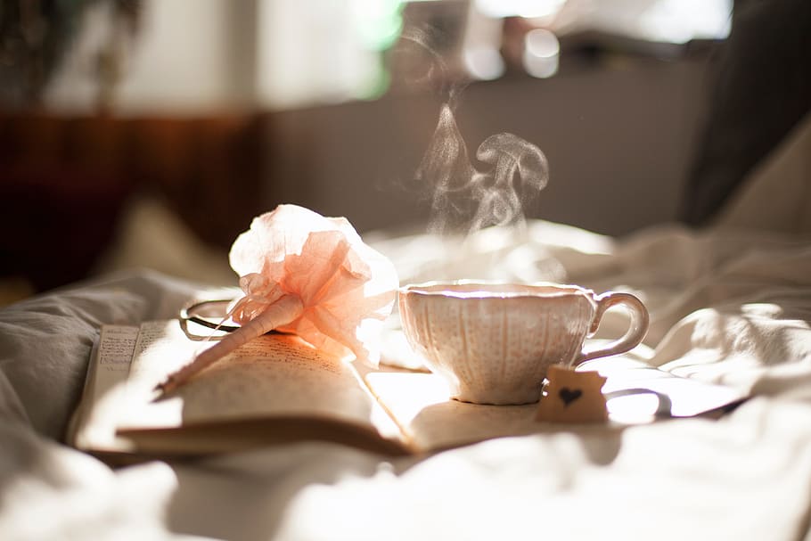Foto, blanco, taza de té, abierto, libro, té, taza, descanso, calma, tarde