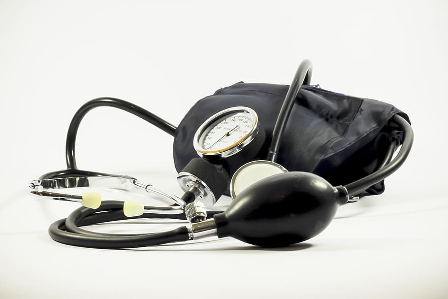 Foto de spygmomanometer, blanco, fondo, presión arterial, manómetro, médico, la prueba, equipo, herramienta médica, pulso