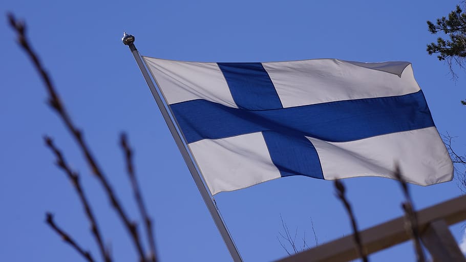 selektif, foto fokus, tiang bendera yunani, bendera finland, bendera salib biru, tiang bendera, tuas bendera, lalat, bendera, finlandia
