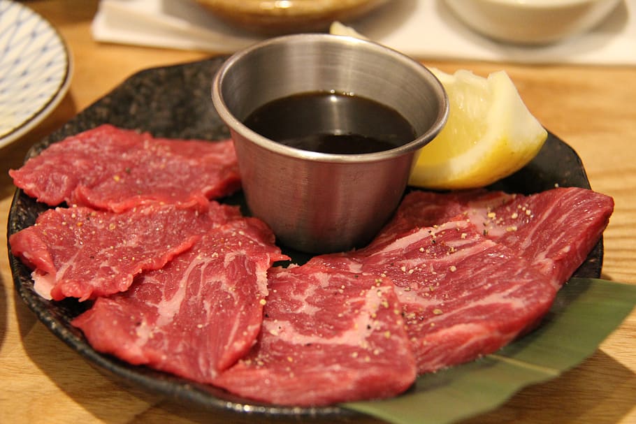 meat with sauce, beef, wagyu, wagyu beef roast, food and drink, food, freshness, meat, indoors, close-up