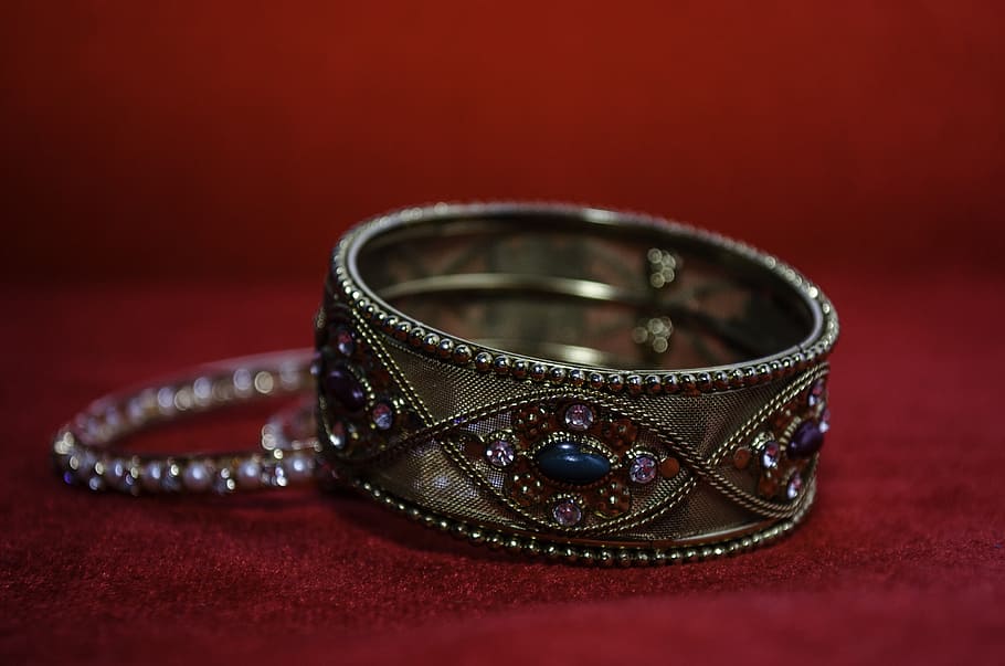 silver, embellished, ring, red, suede case, suede, case, bangle, wrist, wear
