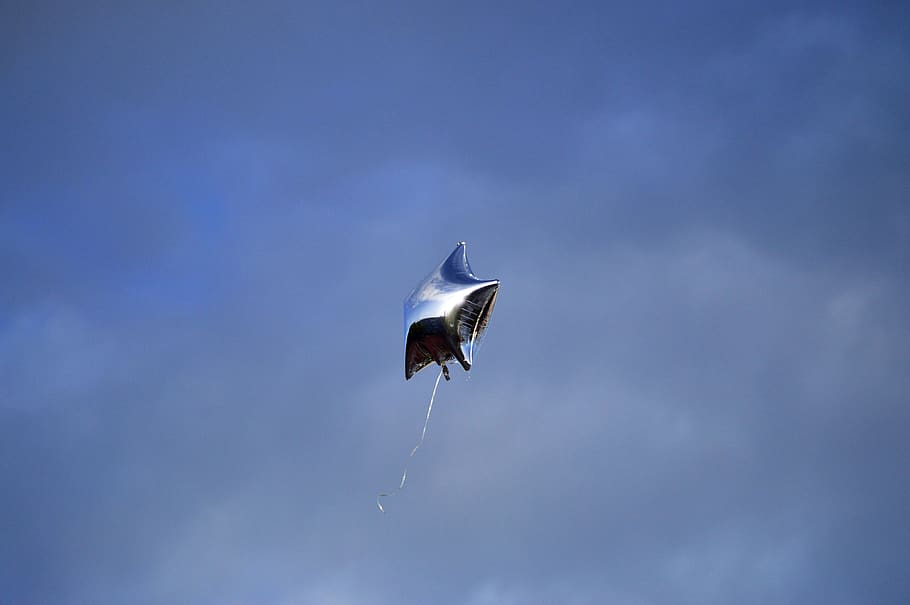 sky, outdoors, flight, earth's atmosphere, fly, balloon, star, blue, flying, air