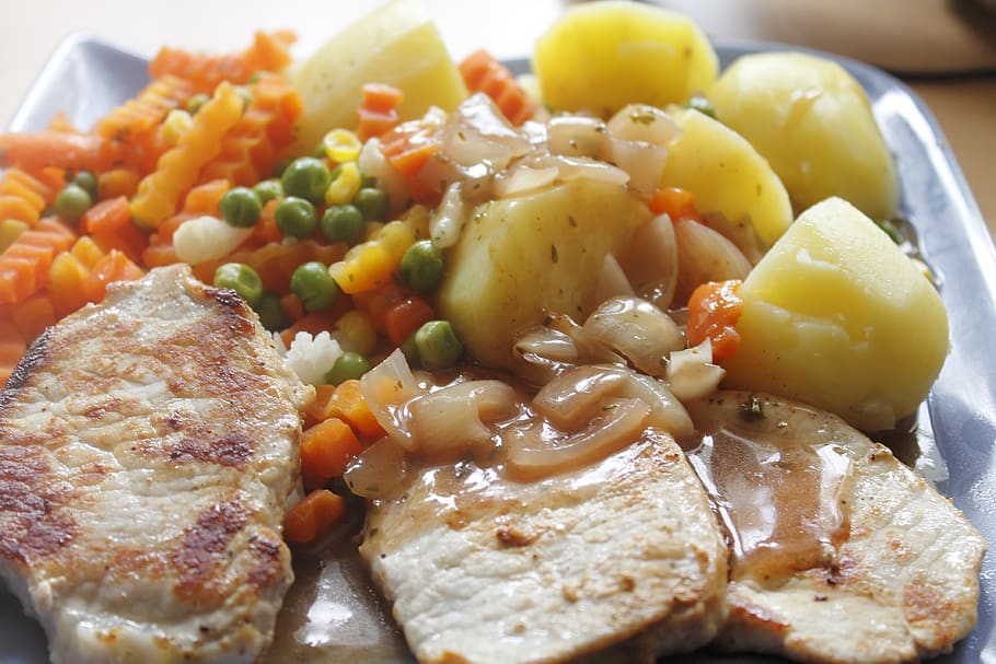 meat, potatoes, vegetables, carrots, peas, corn, food, eat, cook, court