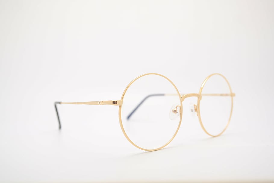 eyeglasses, gold-colored frames, glasses, fluke-angel therapy, glasses glass, golden, broken, eyesight, single Object, studio shot