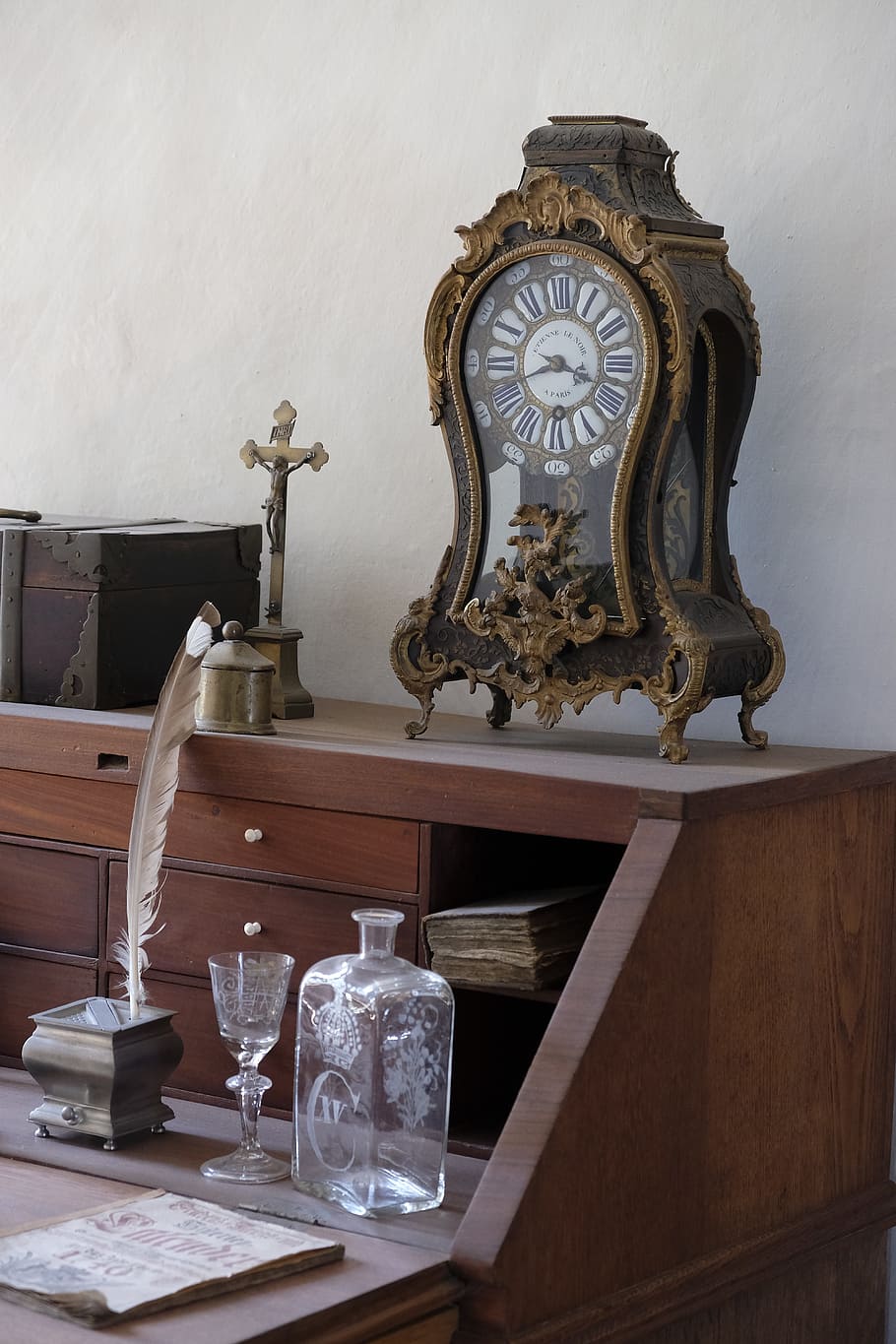 analog mantel clock, wooden, desk, clock, grandfather clock, pendulum clock, table clock, time, time of, old
