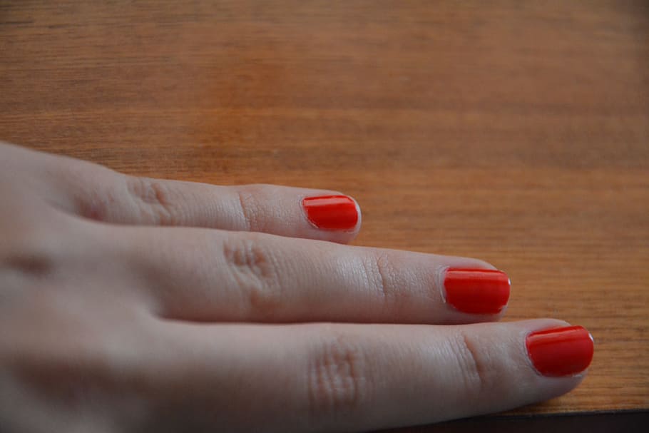 esmalte de uñas rojo, mano, la palma de su mano, la mano, manos, uñas, la uña, pintura, barniz, manicura