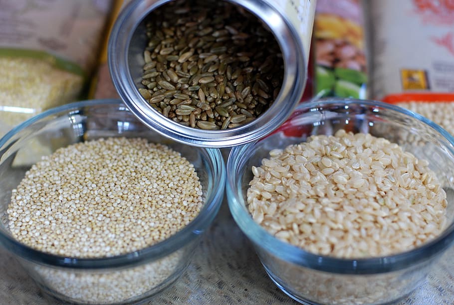 close-up photography, bird seeds, clear, glass bowl, grains, brown rice, quinoa, keh, brown, rice