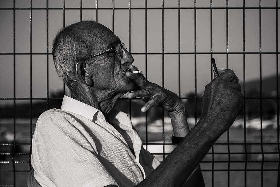 old man, cigarette-smoking man, cigarette, man, old, people, loneliness, portrait, sad, health