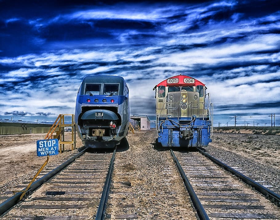 two, blue, gray, brown, locomotives, black, railroads, taken, daytime, pueblo