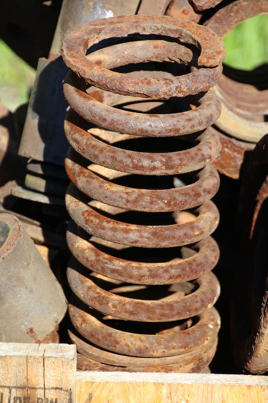 feather, railway, rusted, suspension, metal spring, metal, machinery, focus on foreground, stack, day