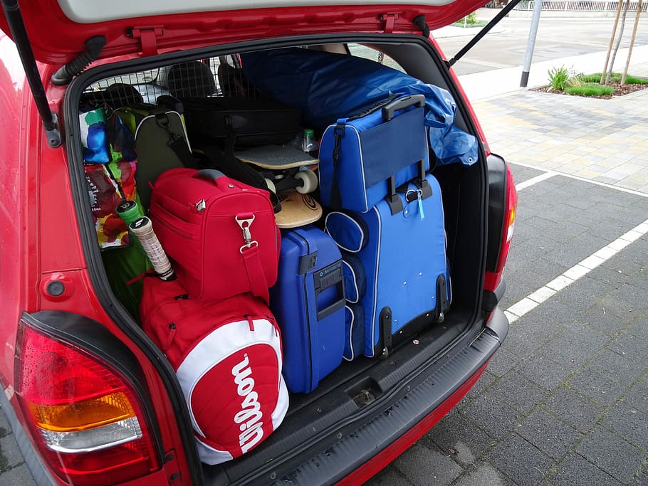 equipaje, patineta, vehículo, estacionado, área de estacionamiento, maletero, vacaciones, automóvil, completo, rojo