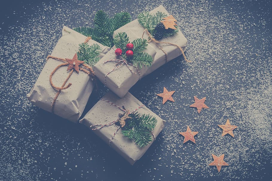 cuatro, marrón, regalos de navidad, navidad, regalos, kado, invierno, días festivos, tarjeta de navidad, diciembre