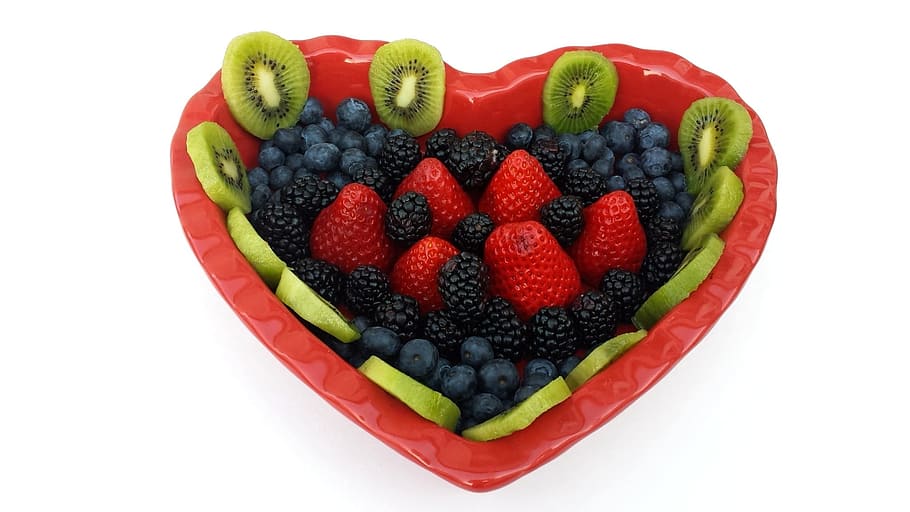 bayas, ensalada de frutas de fresa, fresa, ensalada de frutas, corazón, frutas, alimentos, baya, saludable, fresco