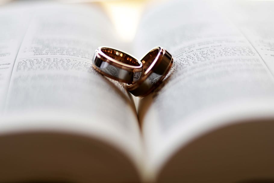 couple gold band rings, book photography, couple, gold, band, rings, book, photography, ring, wedding