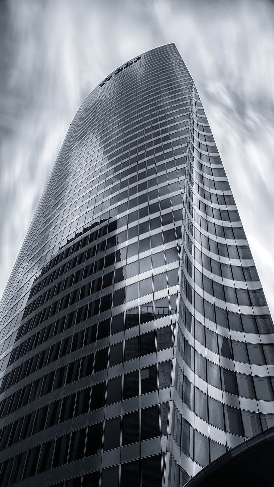 skyscaper, edificio de oficinas, ciudad, edificio, alto, céntrico, arquitectura, monocromático, reflexión, moderno