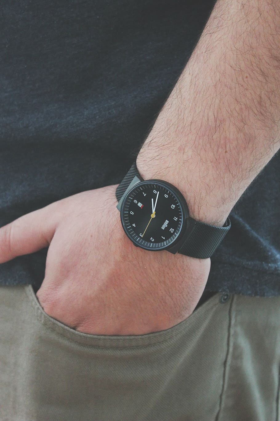 person, wearing, black, watch, round, analog, fashion, accessories, objects, guy