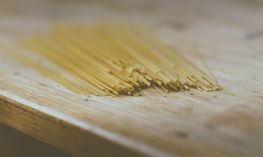 macarrão espaguete, marrom, de madeira, superfície, macarrão, assar, alimentos, saboroso, seco, madeira - Material