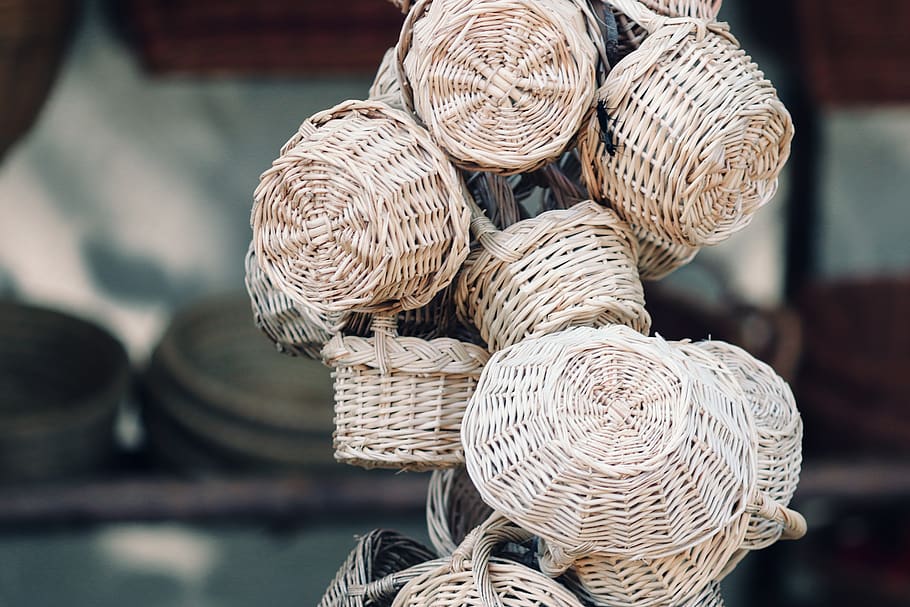 wicker, willow basket, hand labor, craft, woven, weave, sales stand, market, dealer, design