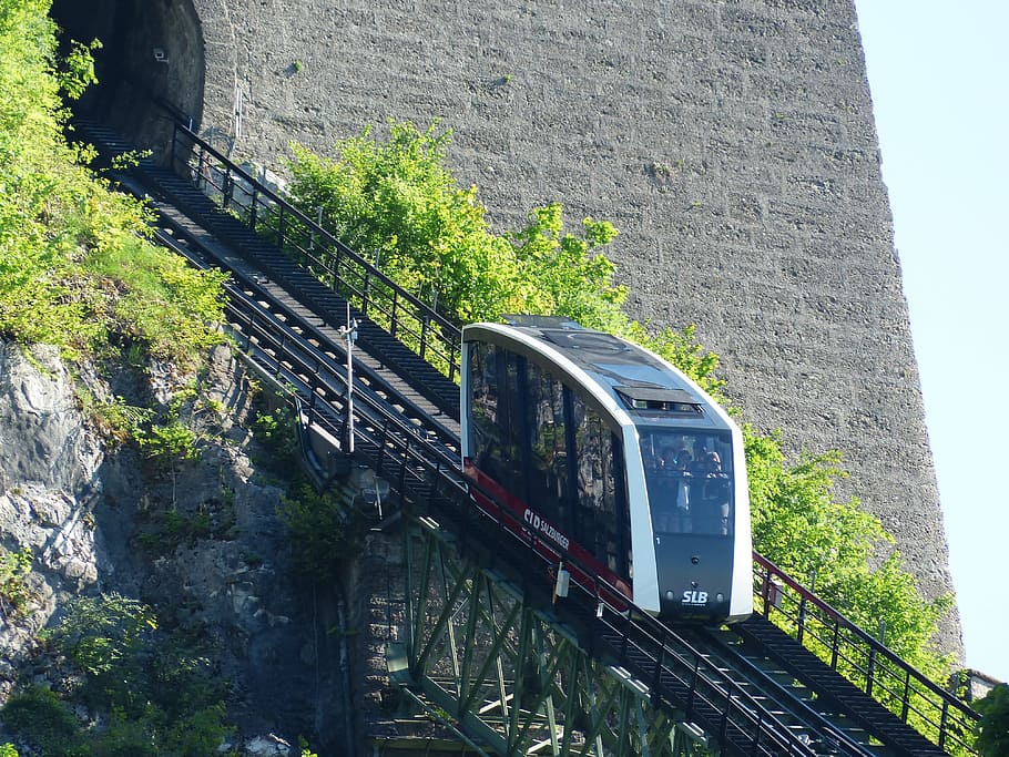 funicular railway, train, fortress, hohensalzburg fortress, grab bars, salzburg, rack railway, fortress rail viaduct, rail transportation, train - vehicle