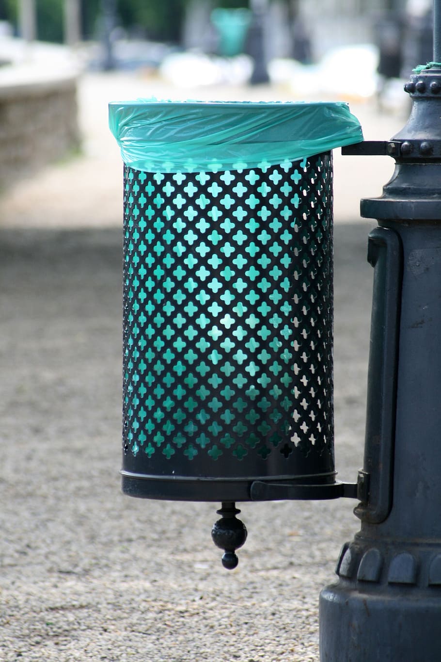 selective, focus photography, cylindrical, container, waste, garbage, cleanliness, clean streets, trash cans, garbage bag