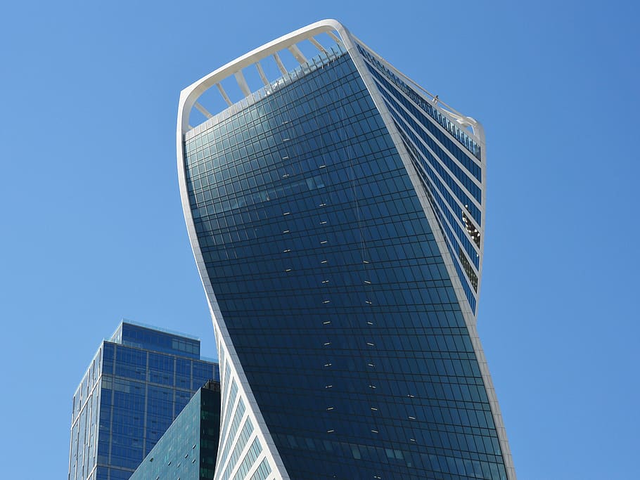 Blanco, azul, edificio en espiral, torres, rascacielos, edificio de oficinas, moderno, nuevo, retorcido, vidrio