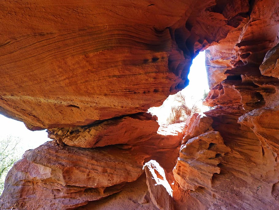 arenisca roja, cueva, erosión, montsant, priorat, rocas rojas, textura, roca, roca - objeto, formación rocosa