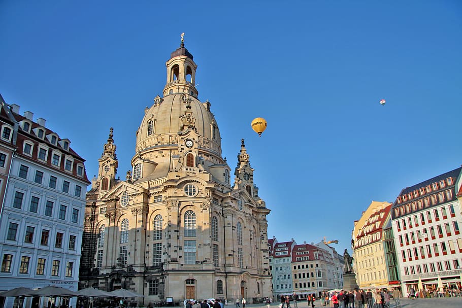 building, architecture, medieval, gothic, urban, city, hot air balloon, dresden, frauenkirche, germany