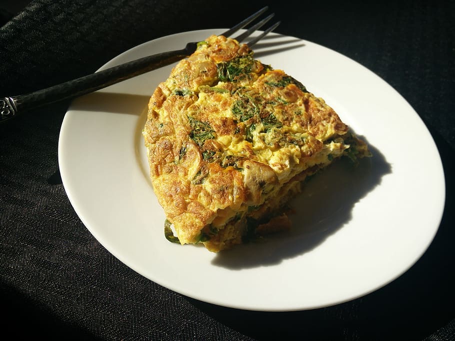 omelet, round, ceramic, plate, omelette, eggs, fork, spinach, food, meal