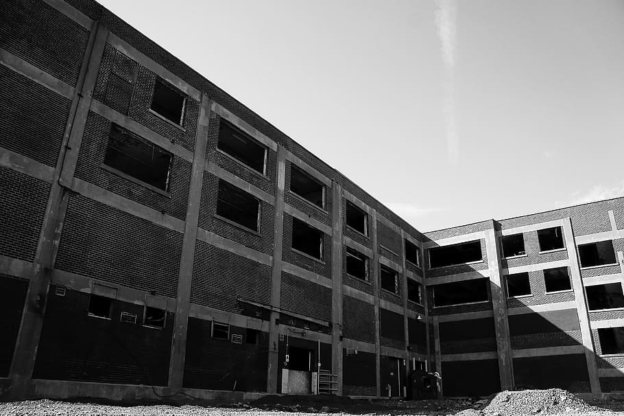 warehouse, architecture, montreal, empty building, abandante, abandoned, black and white, built structure, building exterior, low angle view