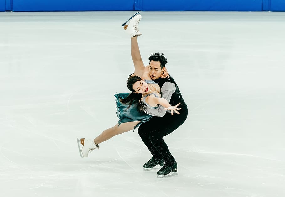 figure skating, dance, sport, ice, full length, real people, young adult, water, leisure activity, lifestyles