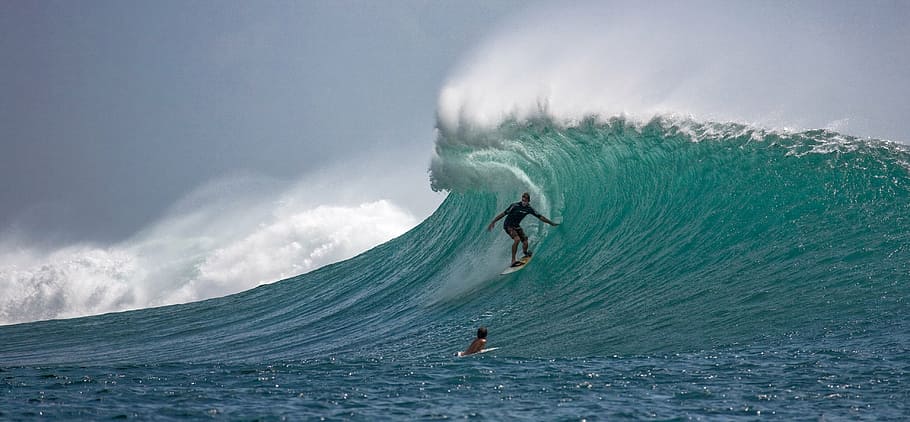 ポートレート写真, サーフィン, 波バレル, サーファー, 大きな波, 巧みに, オンバクトゥジュの海岸, インド洋, ジャワ島, インドネシア
